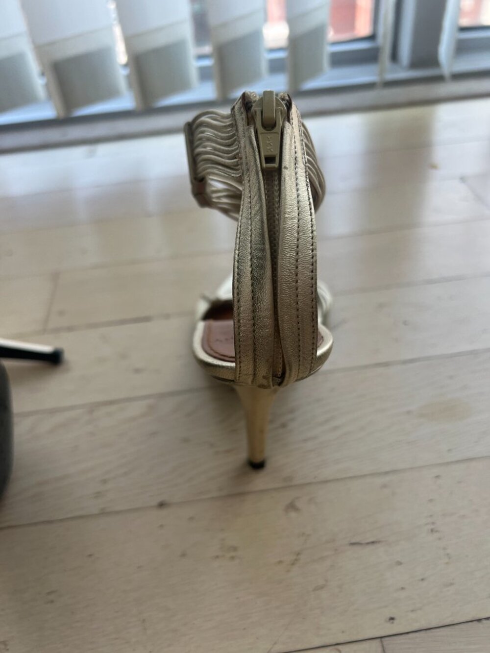 WORN ONCE! GIVENCHY gold sandals w/ankle straps Size 37 - Picture 5 of 6